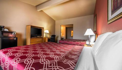 Queen Room with Two Queen Beds - Non-Smoking