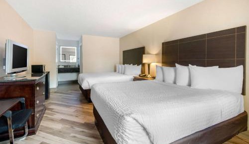 Queen Room with Two Queen Beds - Non-Smoking