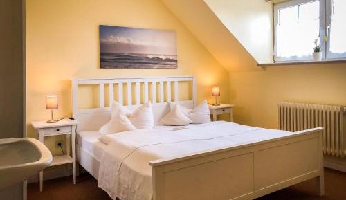 Double Room with Shared Bathroom