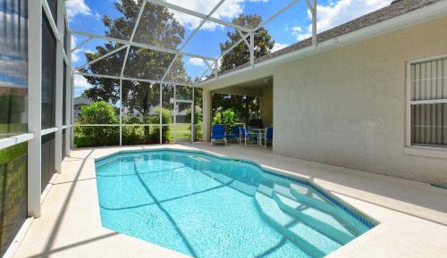 Three-Bedroom Holiday Home 
