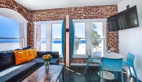 Oceanfront View One Bedroom Suite