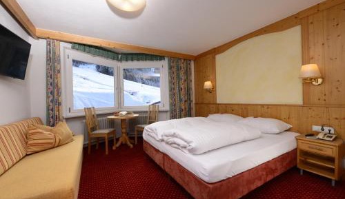Double Room with Mountain View