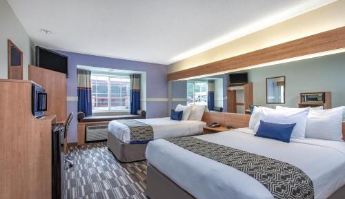 Queen Room with Two Queen Beds - Non-Smoking