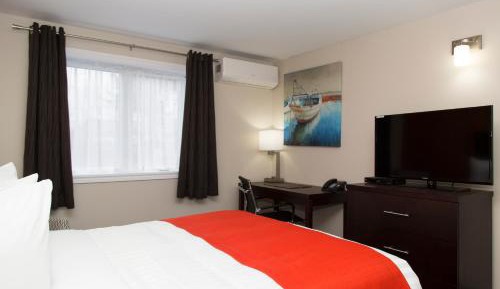 Deluxe Queen Room
