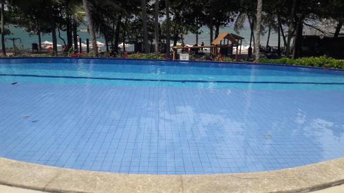 Apartment with Pool View 