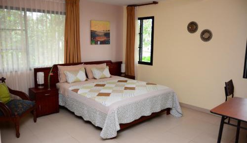 Queen Room with Garden View
