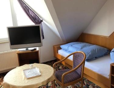 Double or Twin Room with Shower