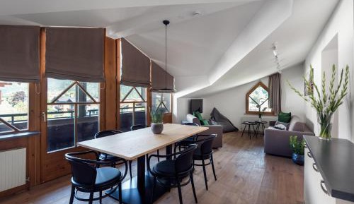 Deluxe Apartment