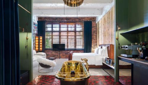Aviator Signature Room