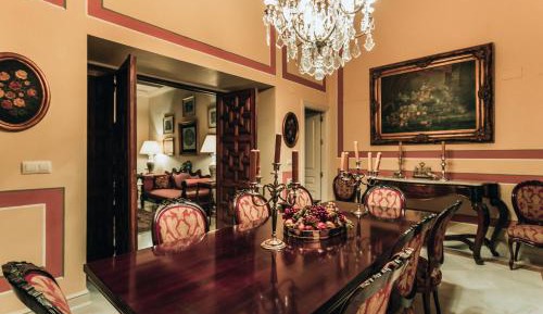 Four Bedrooms Deluxe Apartment 