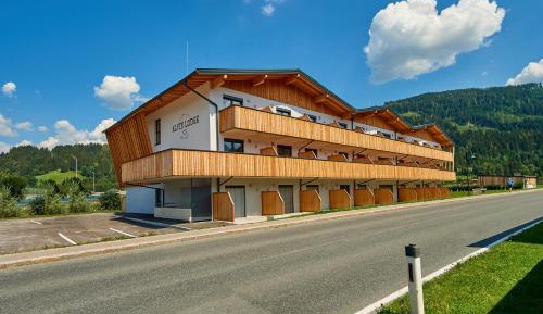 Apartment with Mountain View
