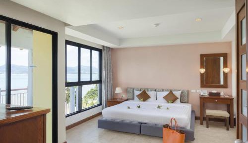 Deluxe Double or Twin Room with Sea View