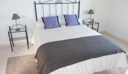 Standard Double Room with Shared Bathroom