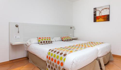 One-Bedroom Comfort Apartment with Balcony or Terrace