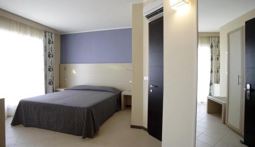Superior Room with Terrace and Sea View