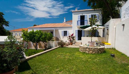 Villa with Garden View