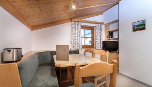 Two-Bedroom Apartment with Balcony - Annex