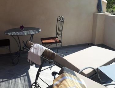 Studio with Spa Bath