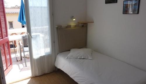 Comfort Triple Room with Terrace or Sea View