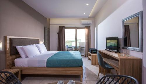 Deluxe Beach Double or Twin Room on the Second Floor