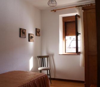 Standard Single Room with Shared Bathroom