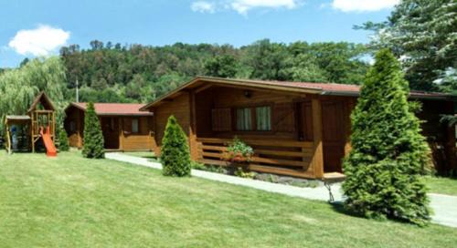 Bungalow (4 Adults)