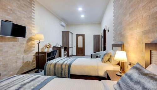 Superior King Room