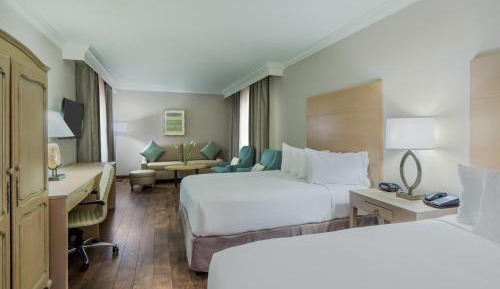 Feature Suite - Non-Smoking