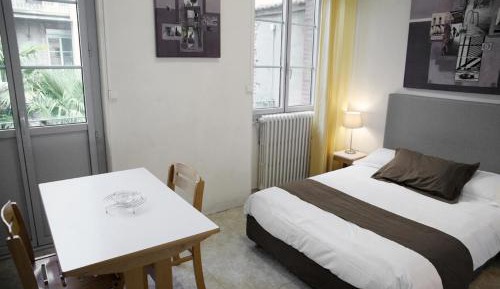 Studio Apartment