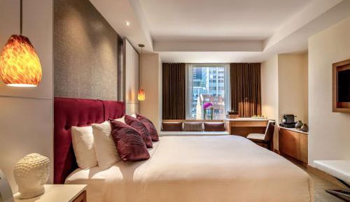 Deluxe Queen Room