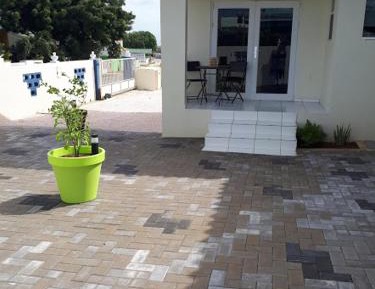 Apartment with Garden View