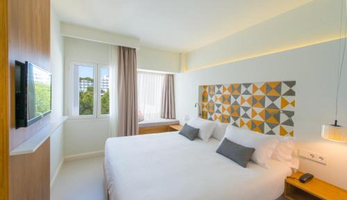 Premium Two Bedroom Villa with Sea View (4 Adults + 2 Children)