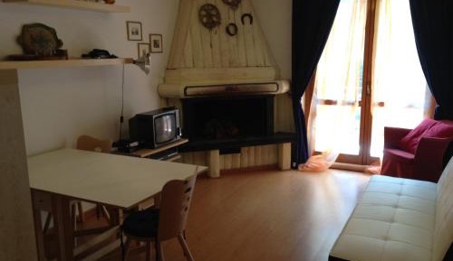 One-Bedroom Apartment with Balcony