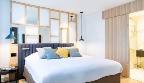 Junior Suite - 1 King Bed 1 Sofa Bed
