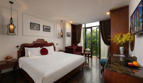 Junior Suite with Balcony