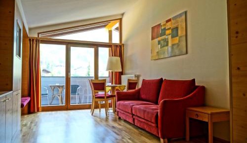 One-Bedroom Suite with Balcony or Terrace