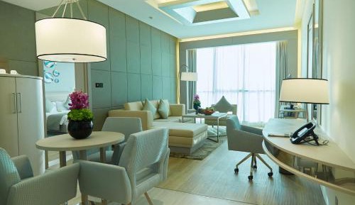 Deluxe King Suite