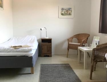 Standard Twin Room with Shared Bathroom