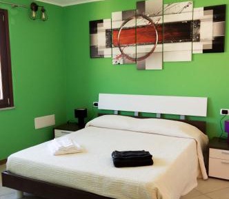 Deluxe Room (2 Adults + 1 Child)