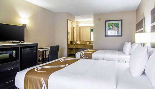 Room with Two Full Size Beds - Non-Smoking