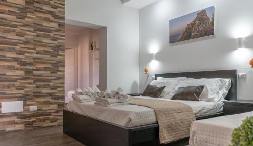 Quadruple Room with Private Bathroom
