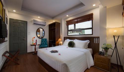Deluxe Double or Twin Room with City View