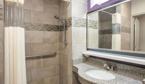 Queen Room with Two Queen Beds and Roll-In Shower - Mobility/Hearing Accessible - Non-Smoking