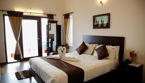Deluxe Queen Room