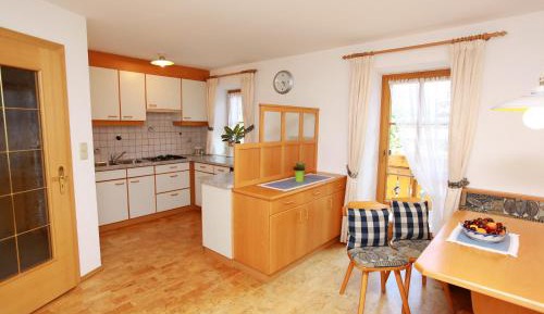 Apartment with Mountain View