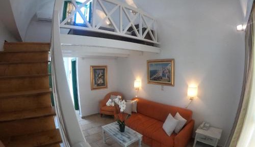 Traditional Suite - Split Level