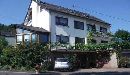 Apartment with Garden View