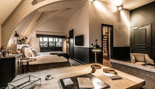 Superior King Suite