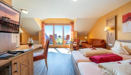 Comfort Double Room with Balcony and Lake View