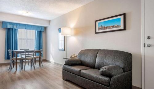 Queen Suite with Two Queen Beds and Sofa Bed - Non-Smoking